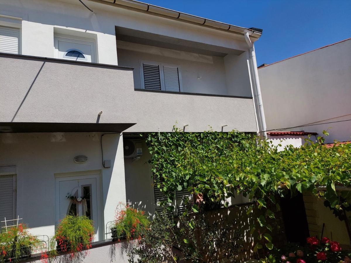 Apartment Eli Pag Town Exterior photo